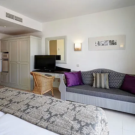 Hotel Protur Badia Park 4*